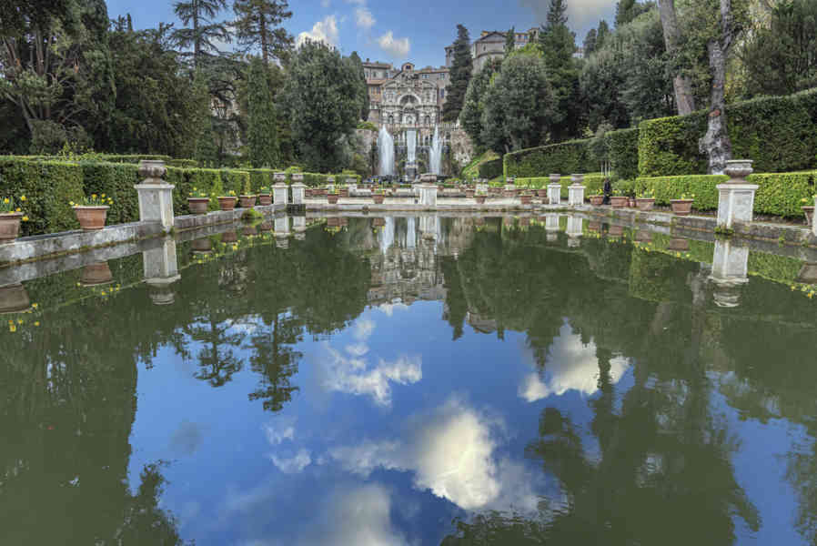 Italia - Tivoli 54 - Villa del Este - Le Peschiere.jpg
